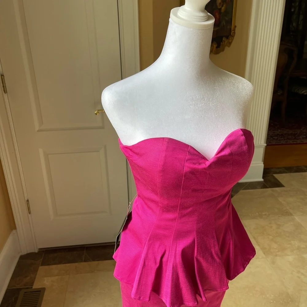 Bebe women’s Barbie Pink strapless peplum party cocktail dress size 6 NWT - Picture 4 of 7
